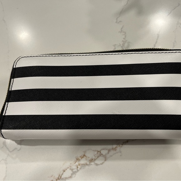 Michael Kors Black and White Striped Clutch Wallet (NEW) - Picture 6 of 9